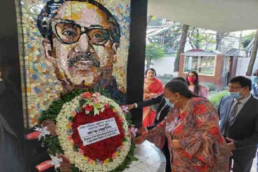 বঙ্গবন্ধু ও ম্যান্ডেলা মানবতার দূরদর্শী নেতা : ড. গ্রেস নালেদি মান্দিসা পান্ডর