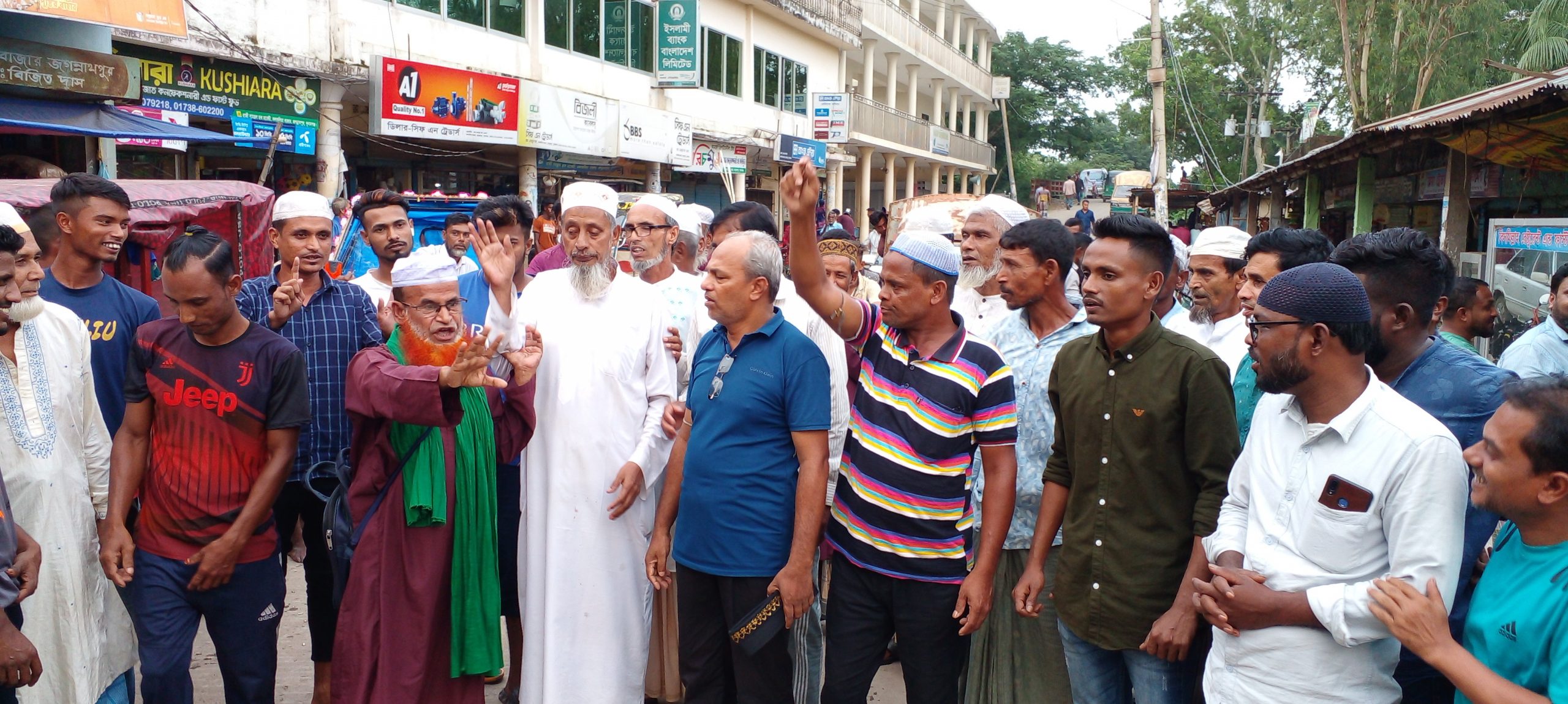 ভারতে মহানবী হযরত মুহাম্মদ (সাঃ) কে কটুক্তি করার প্রতিবাদে জগন্নাথপুরে বিক্ষোভ মিছিল