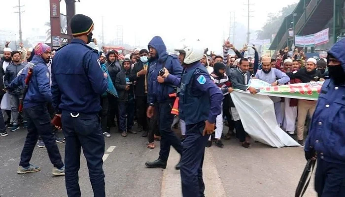 সাভারে জামায়াতের গণমিছিলে পুলিশের বাধা