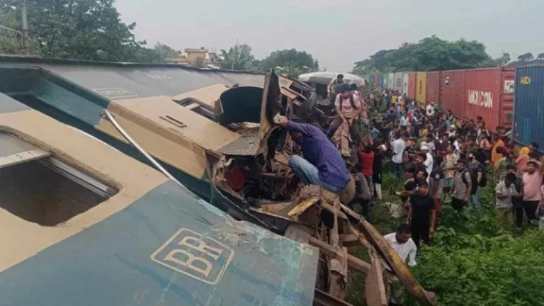 ভৈরবে ট্রেন দুর্ঘটনায় ১৬ জন নিহত