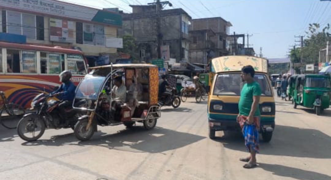 জগন্নাথপুরে ঢিলেঢালা হরতাল, আওয়ামী লীগের হরতাল বিরোধী মিছিল ও সভা