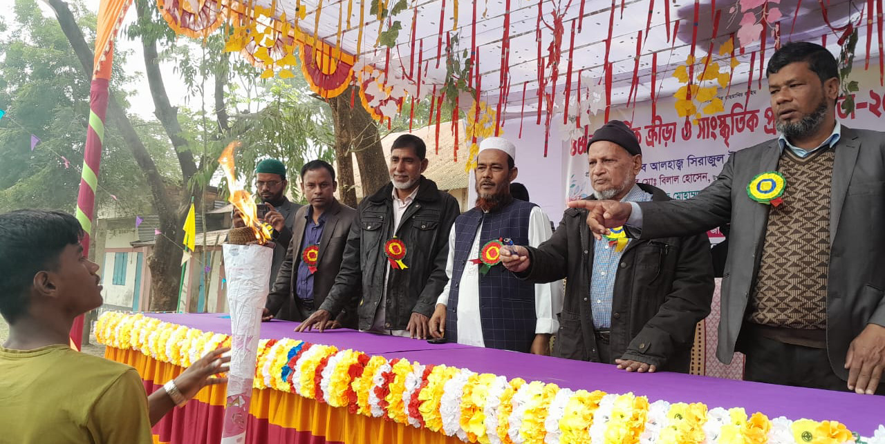 আটপাড়া উচ্চ বিদ্যালয়ের বার্ষিক ক্রীড়া ও সাংস্কৃতিক অনুষ্ঠান উদ্বোধন